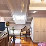 Stella's Attic In Spianada - Old Town Corfu (city)