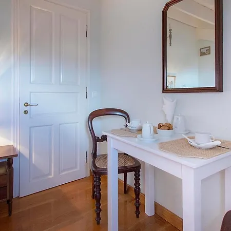 Stella's Attic In Spianada - Old Town Corfu (city)